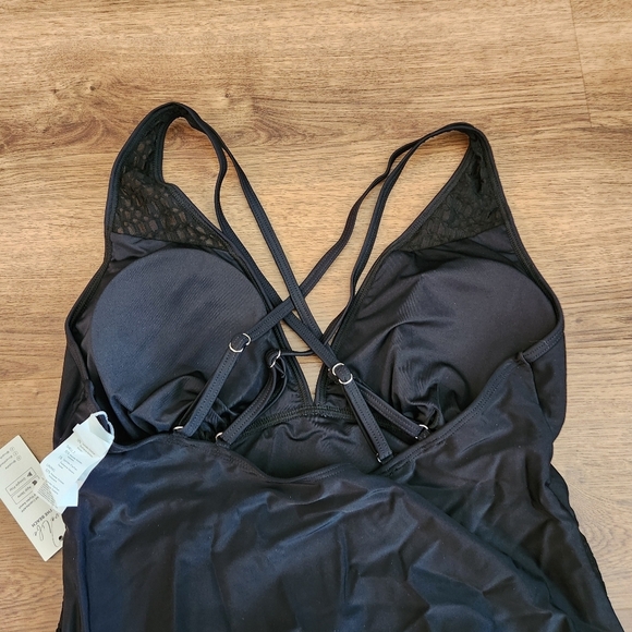 Cupshe Black Plunging Retro One-Piece - Picture 5 of 7